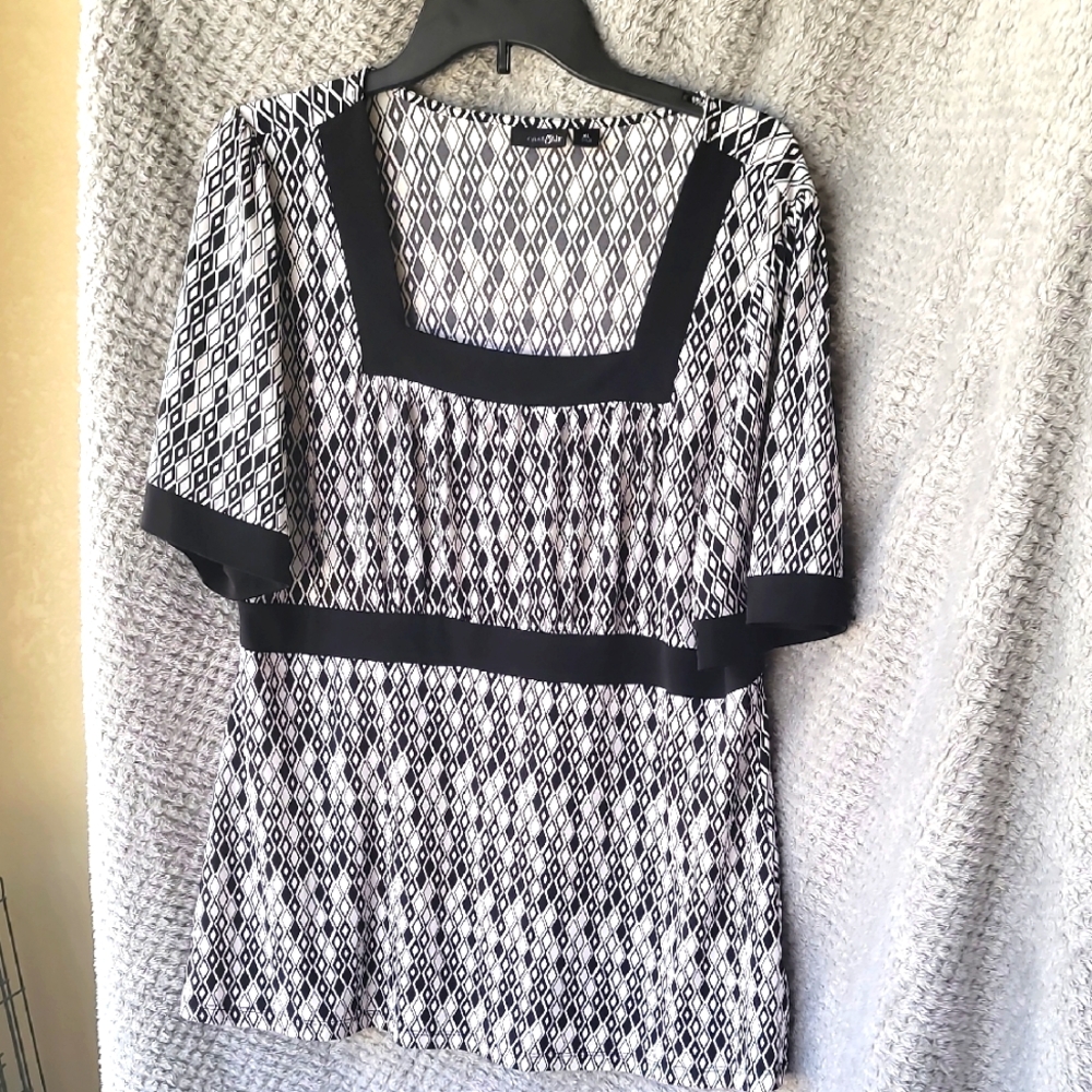 East 5th Black and White Boxy Blouse with Square Neckline